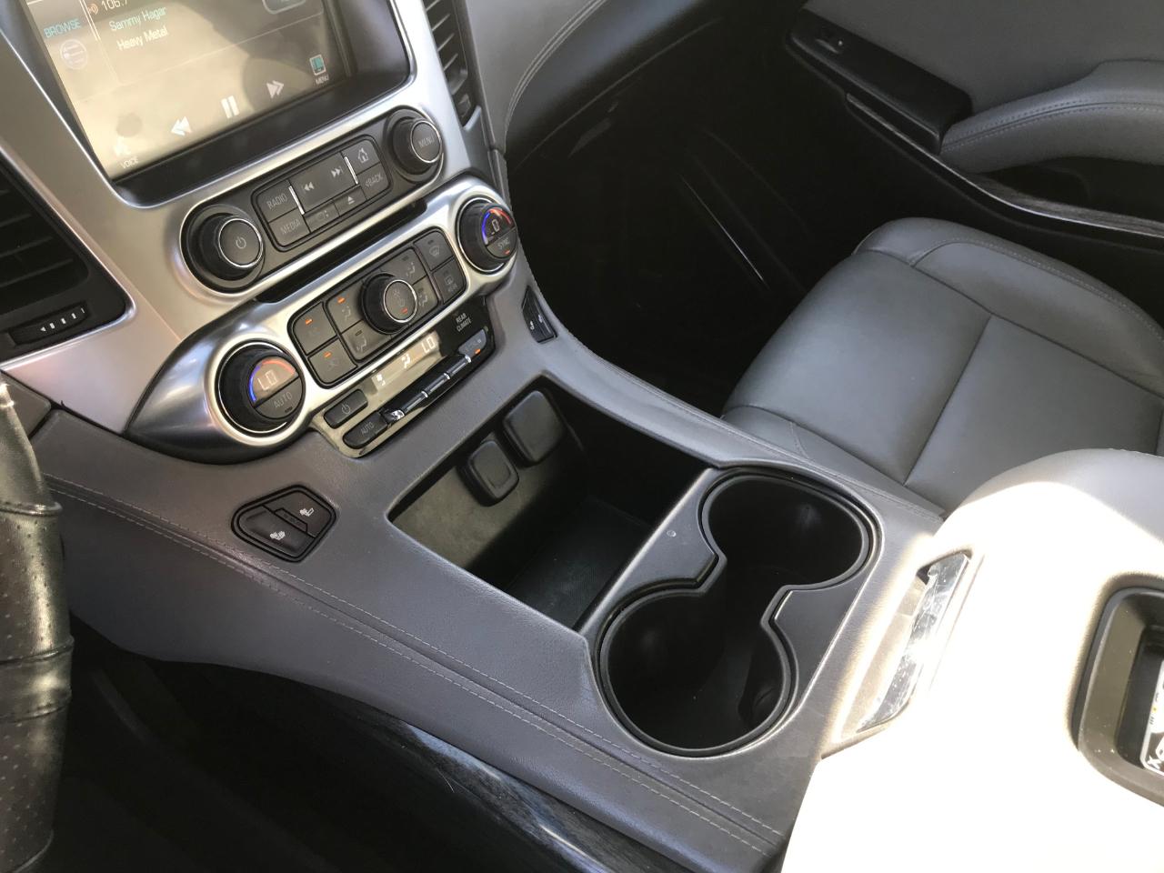 Chevrolet Suburban  2015