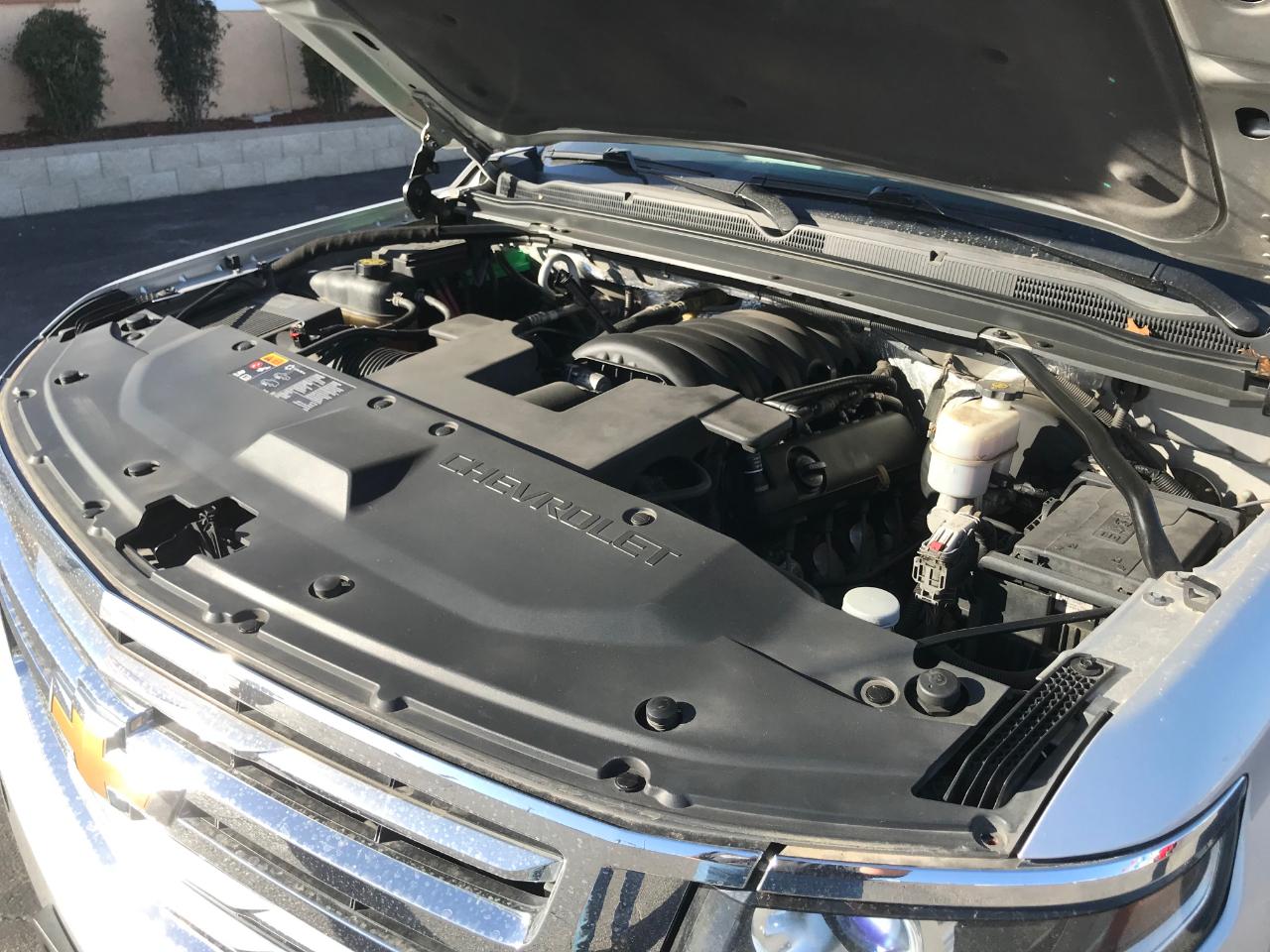 Chevrolet Suburban  2015