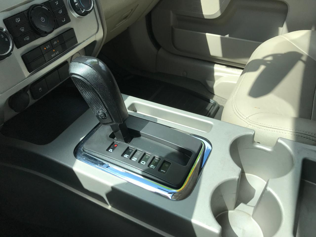 Ford Escape XLT 4WD V6 2008