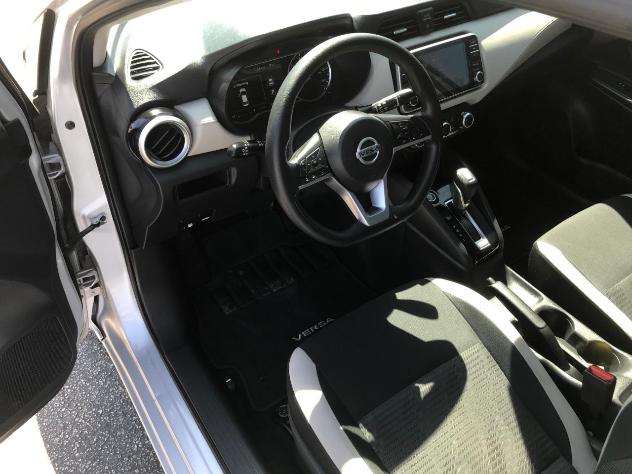 Nissan Versa SV 2021