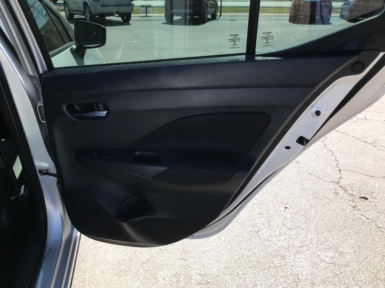 Nissan Versa SV 2021