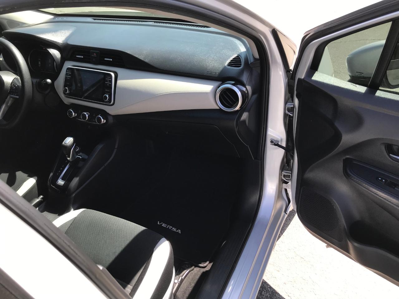 Nissan Versa SV 2021