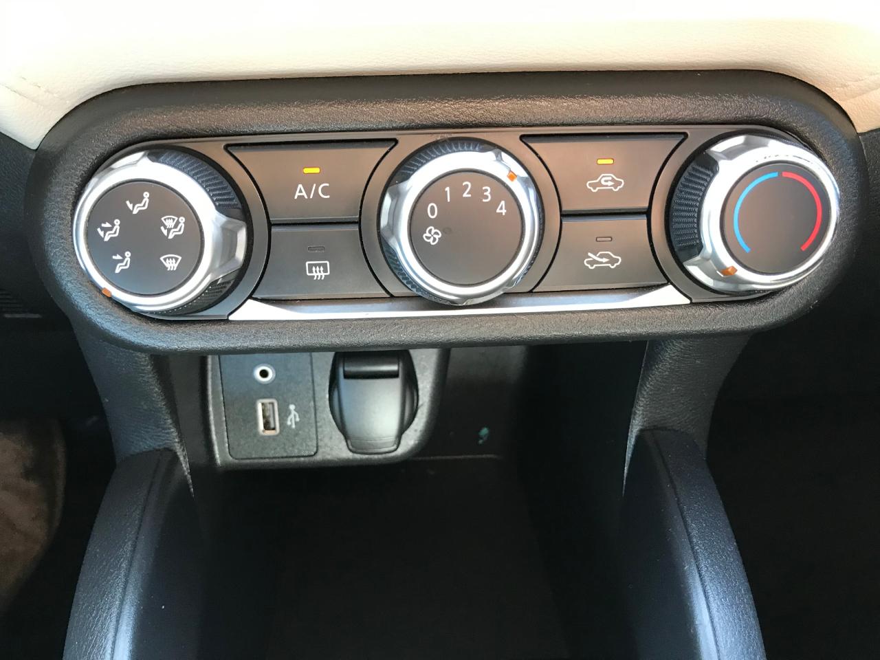 Nissan Versa SV 2021