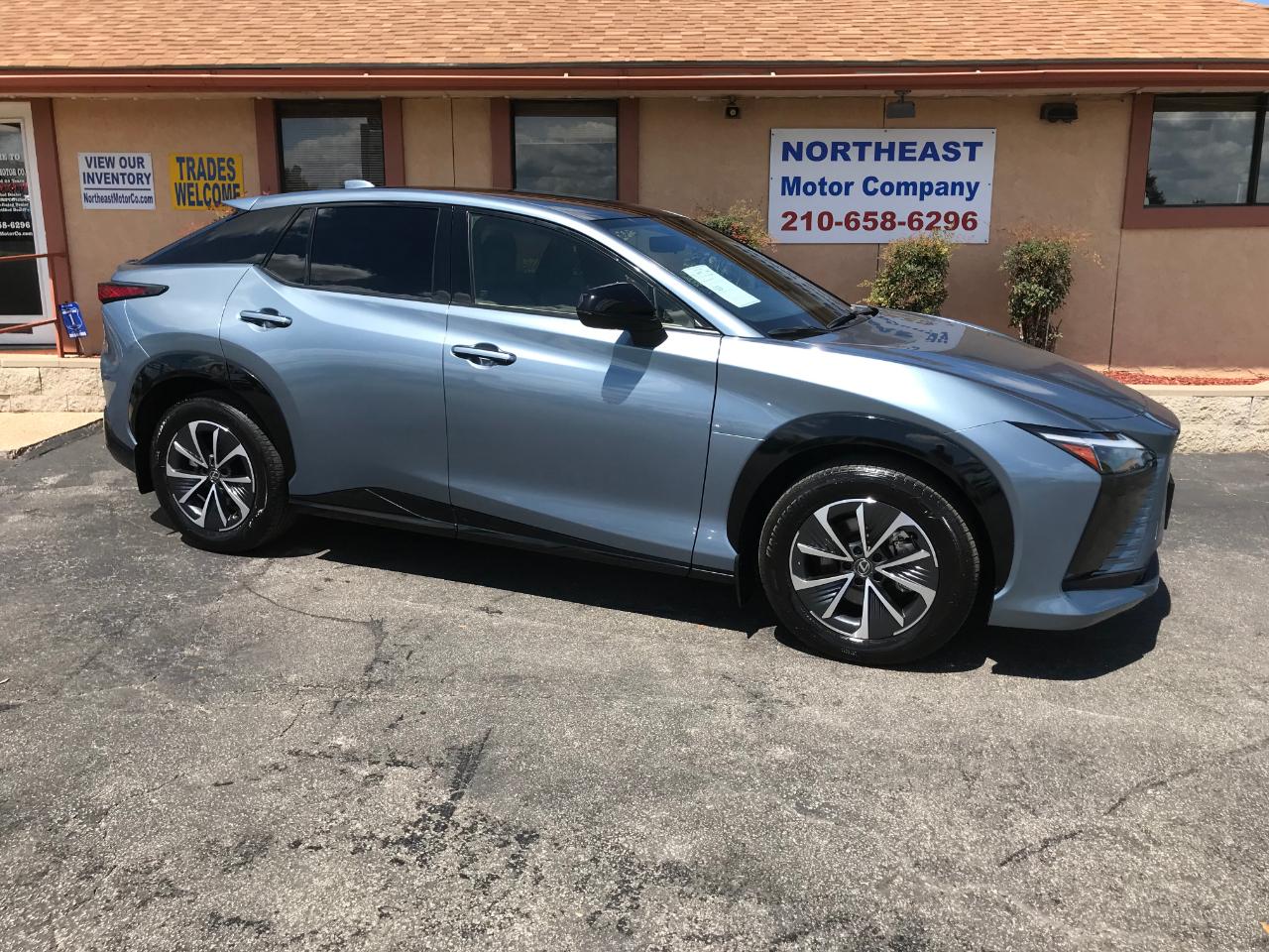 2023 Lexus RZ 450e Premium