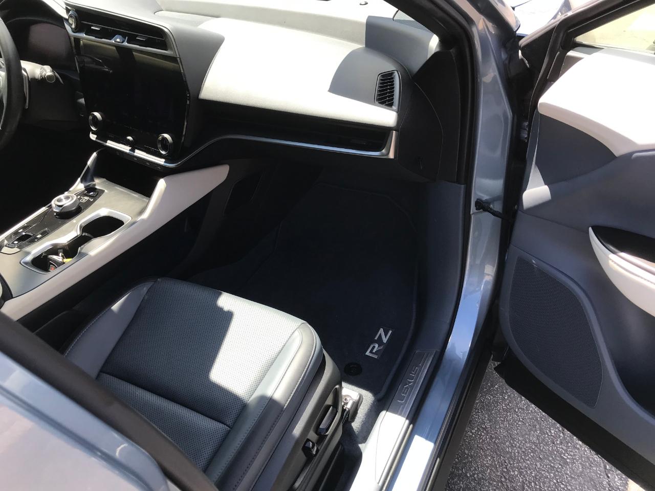 Lexus RZ 450e Premium 2023