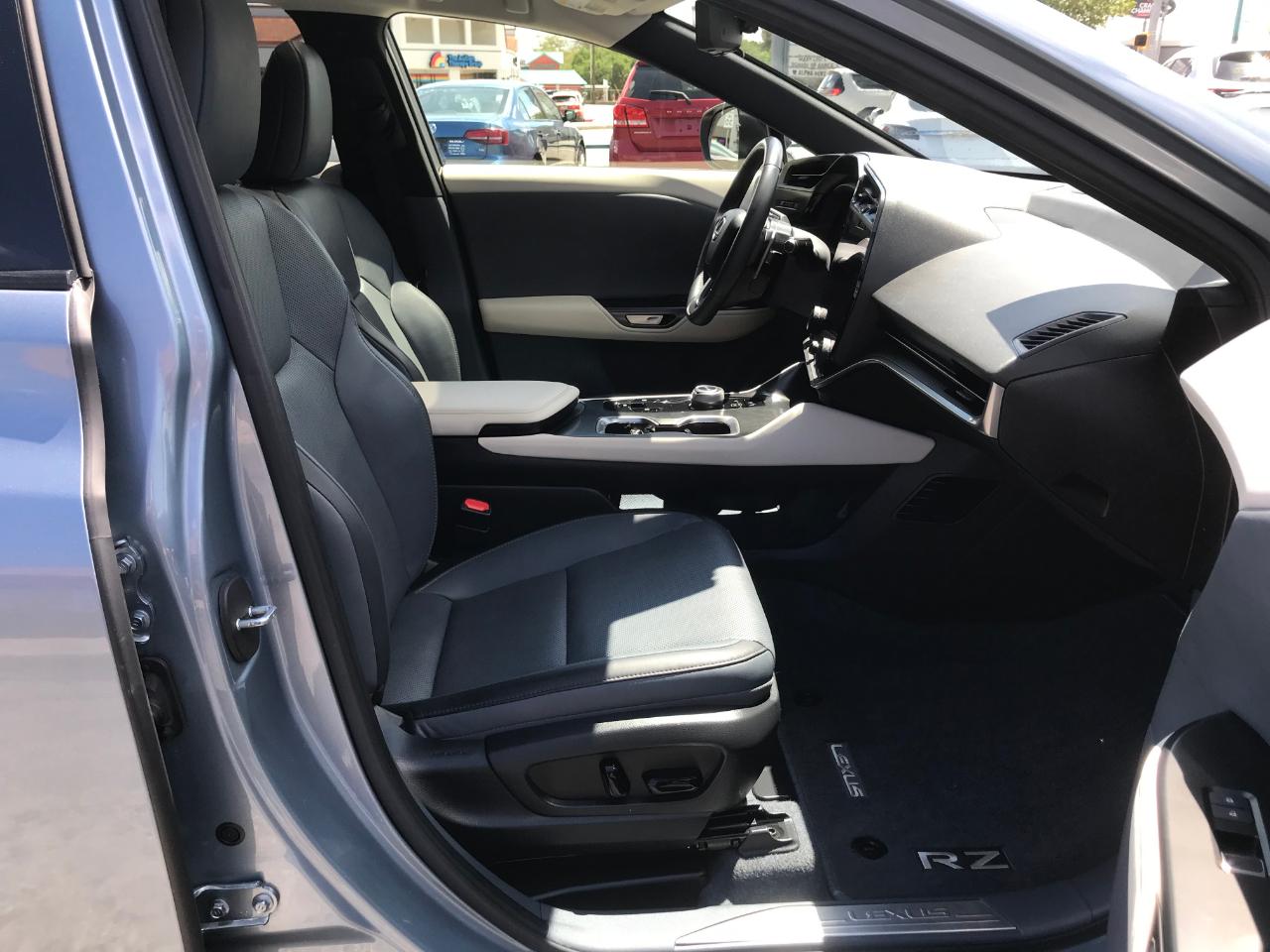 Lexus RZ 450e Premium 2023