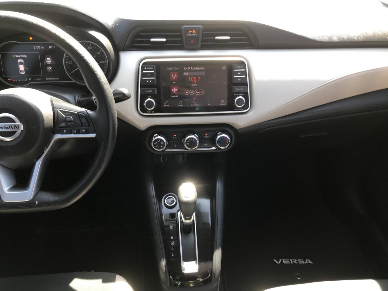 Nissan Versa SV 2021