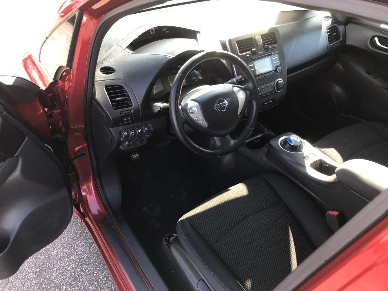 Nissan Leaf S 2013