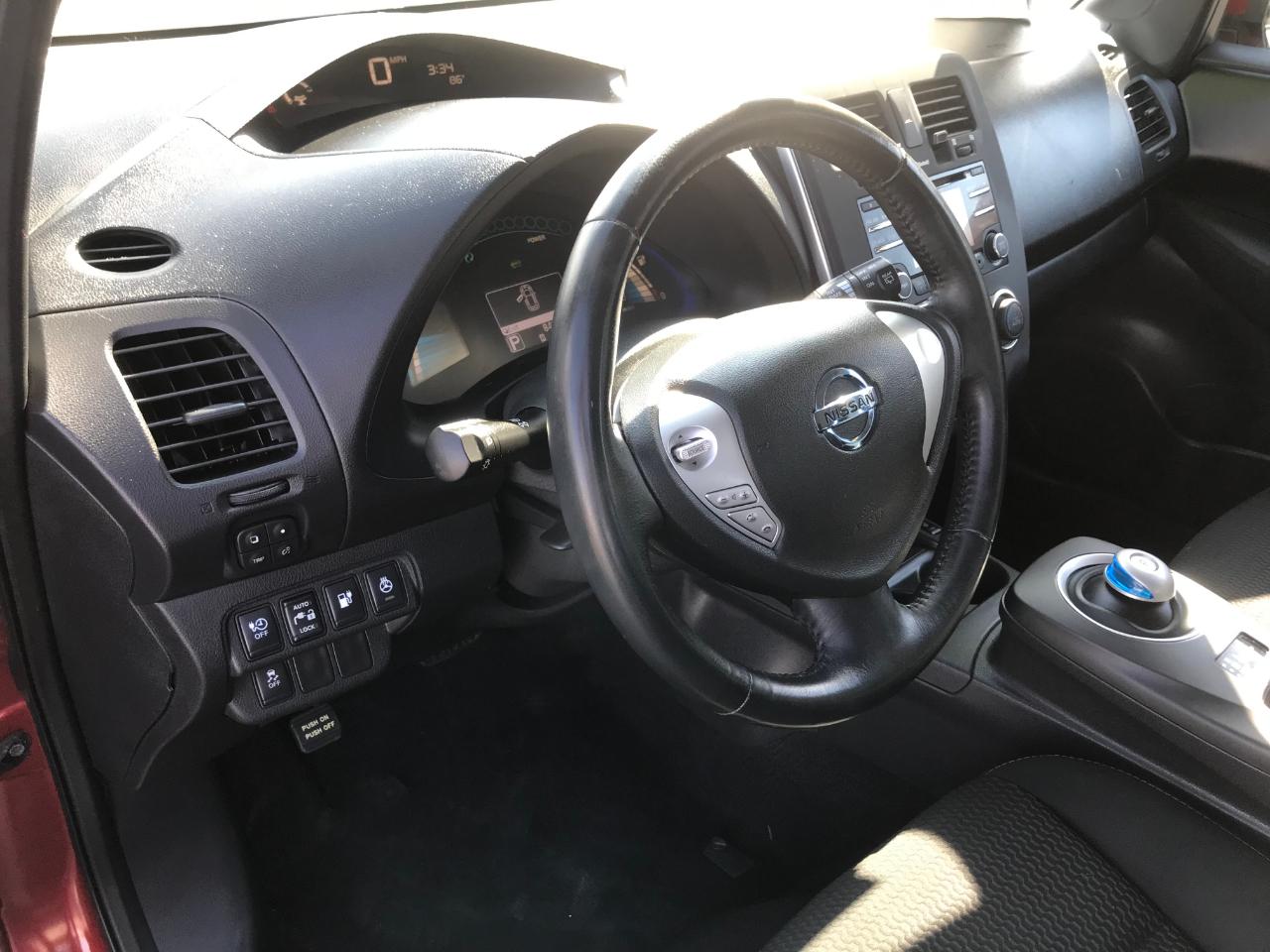 Nissan Leaf S 2013