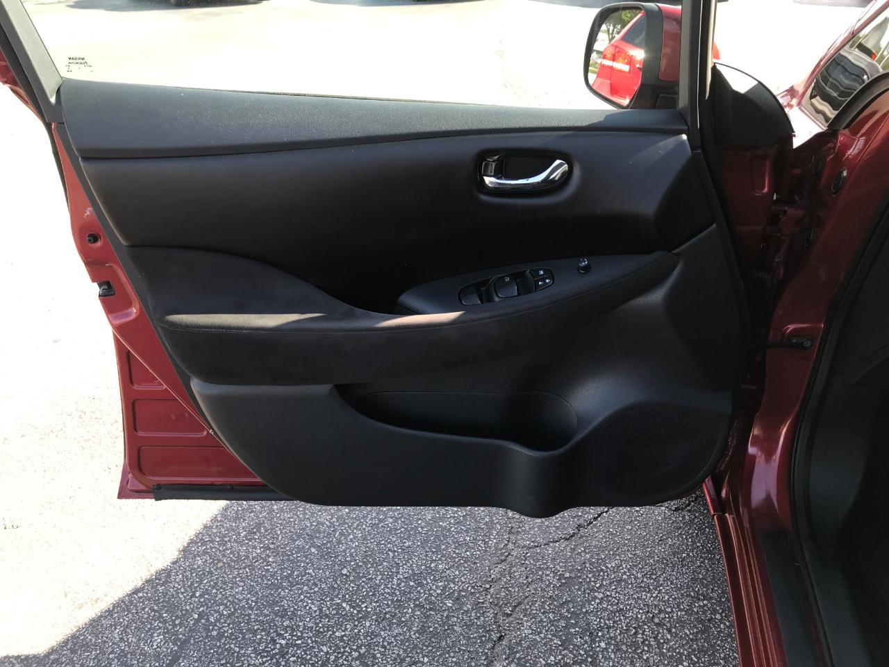 Nissan Leaf S 2013