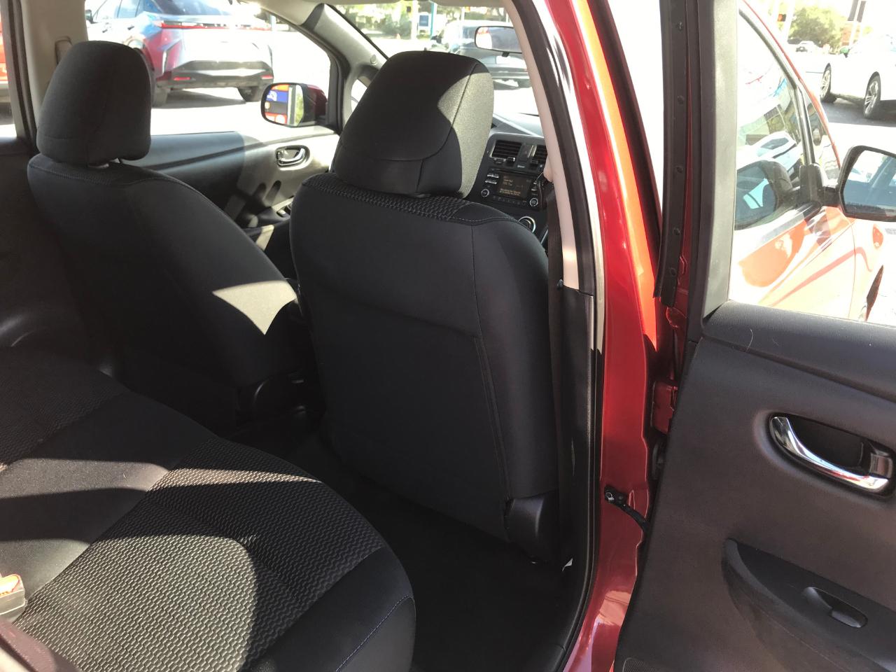 Nissan Leaf S 2013