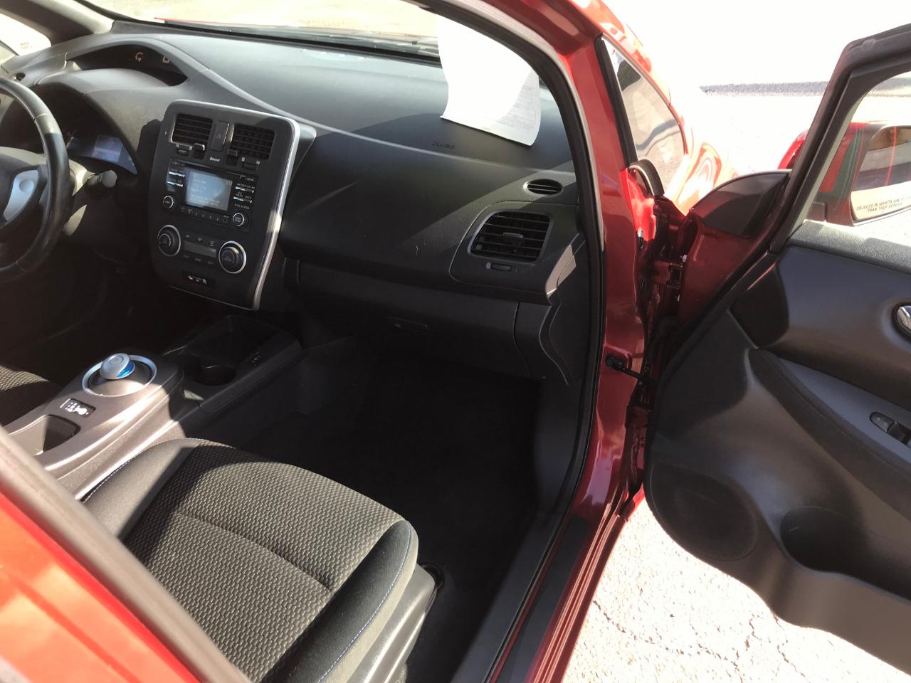 Nissan Leaf S 2013