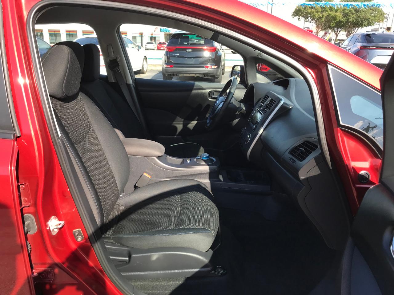 Nissan Leaf S 2013