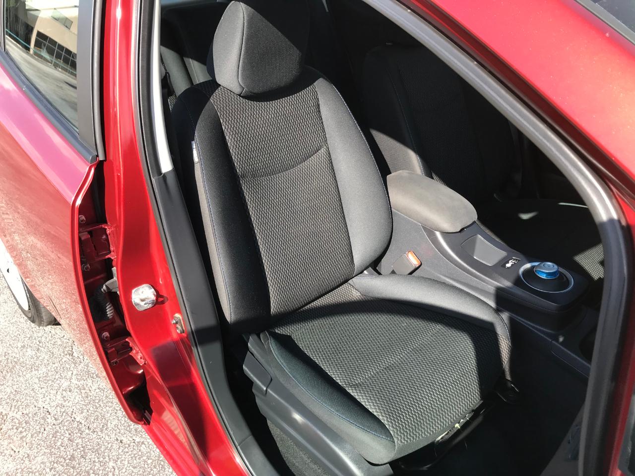 Nissan Leaf S 2013