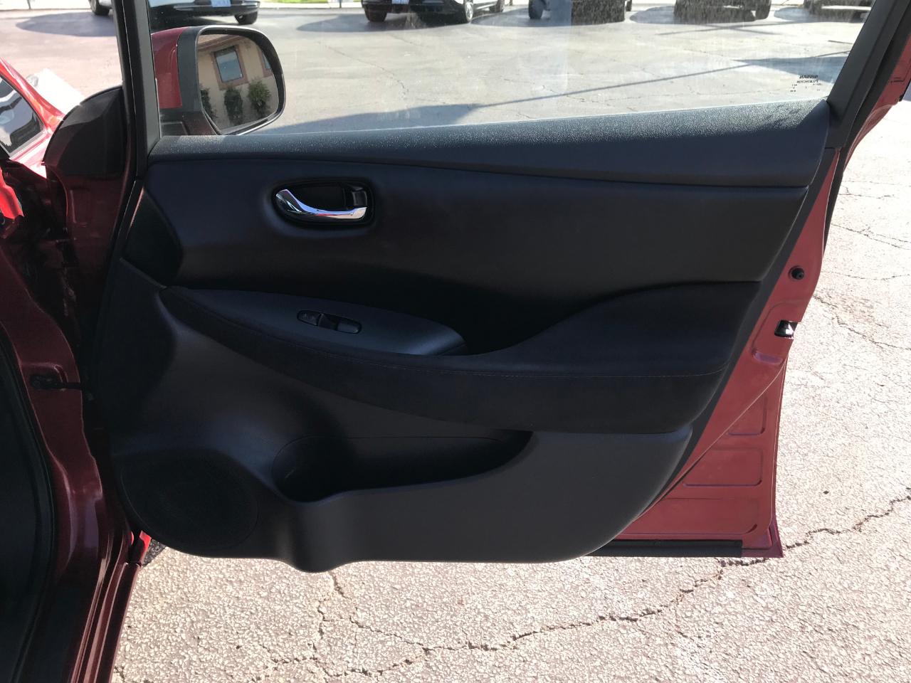 Nissan Leaf S 2013