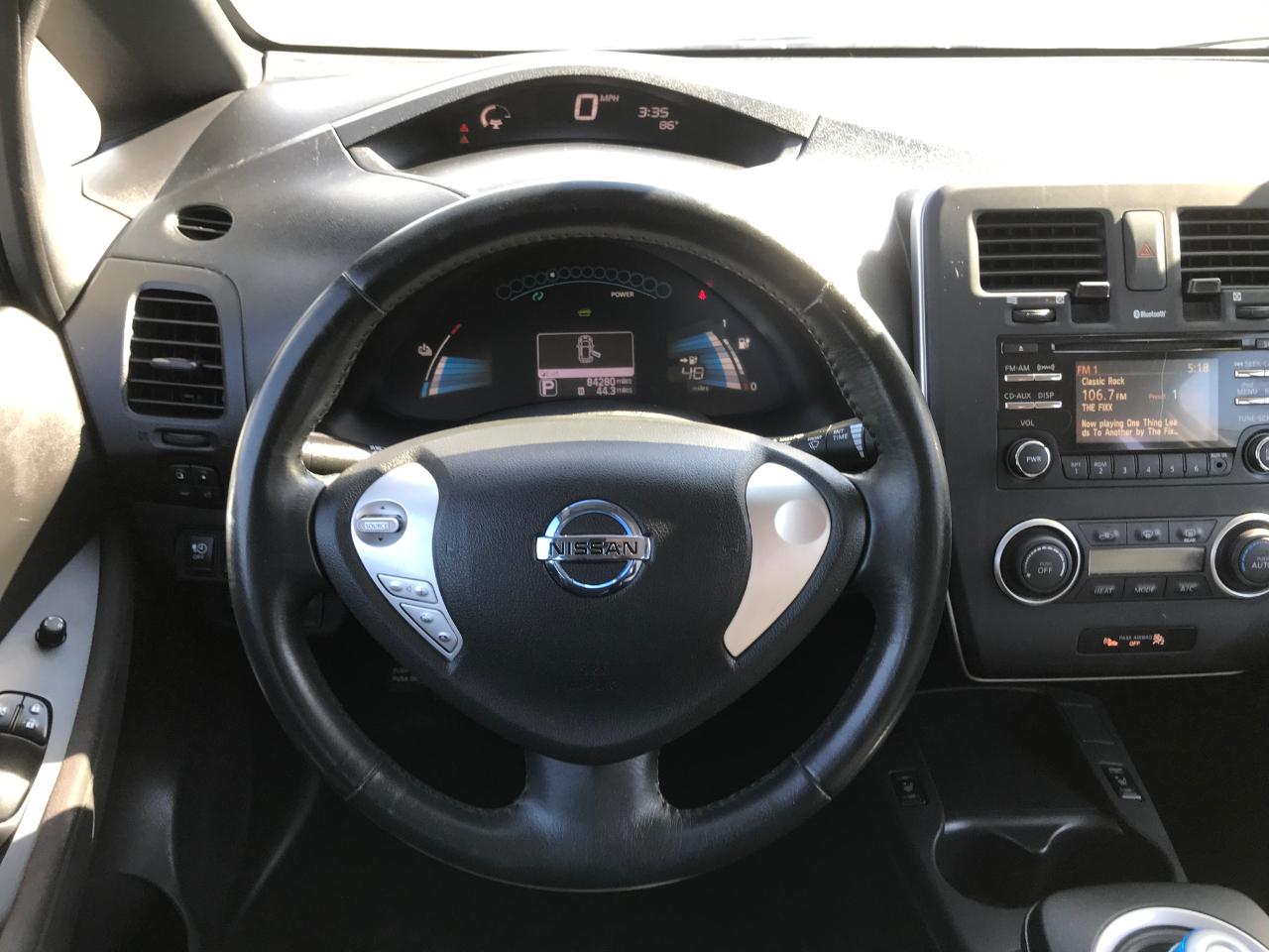 Nissan Leaf S 2013
