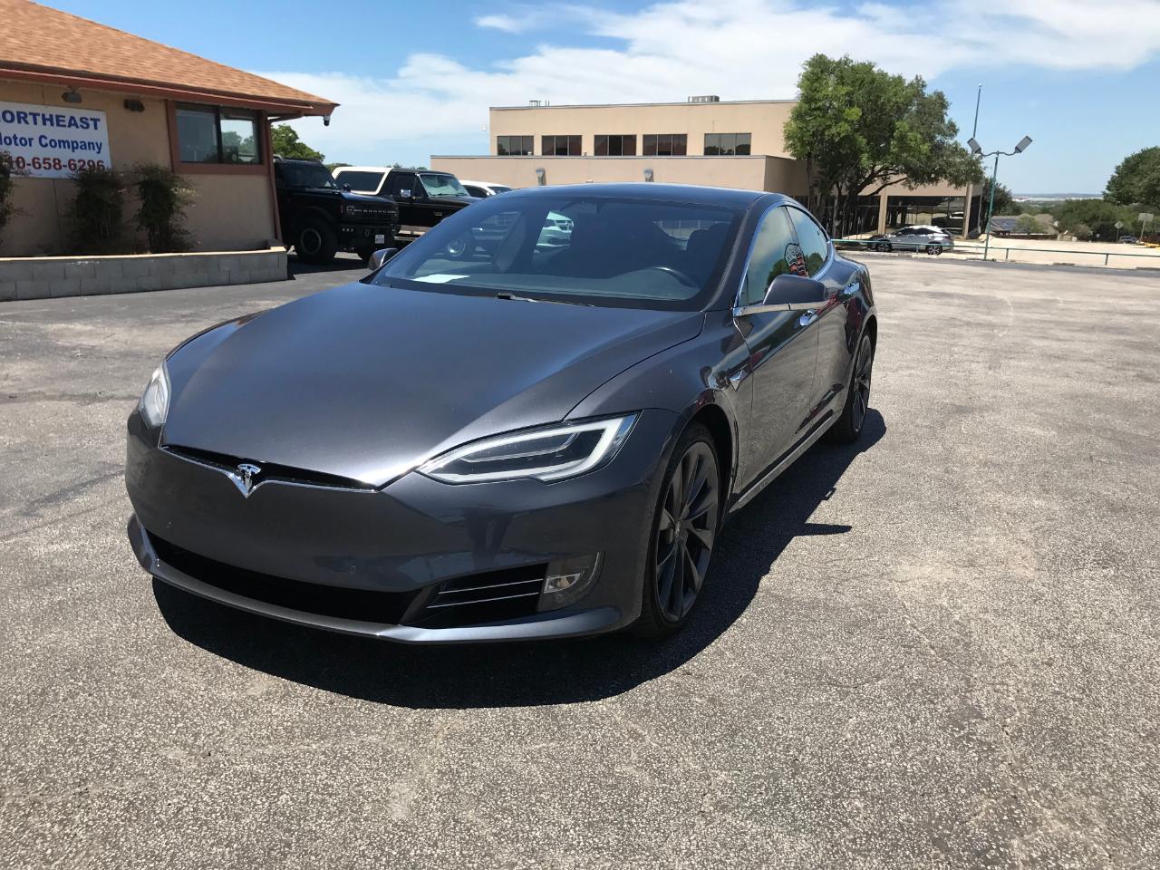 Tesla Model S  2021