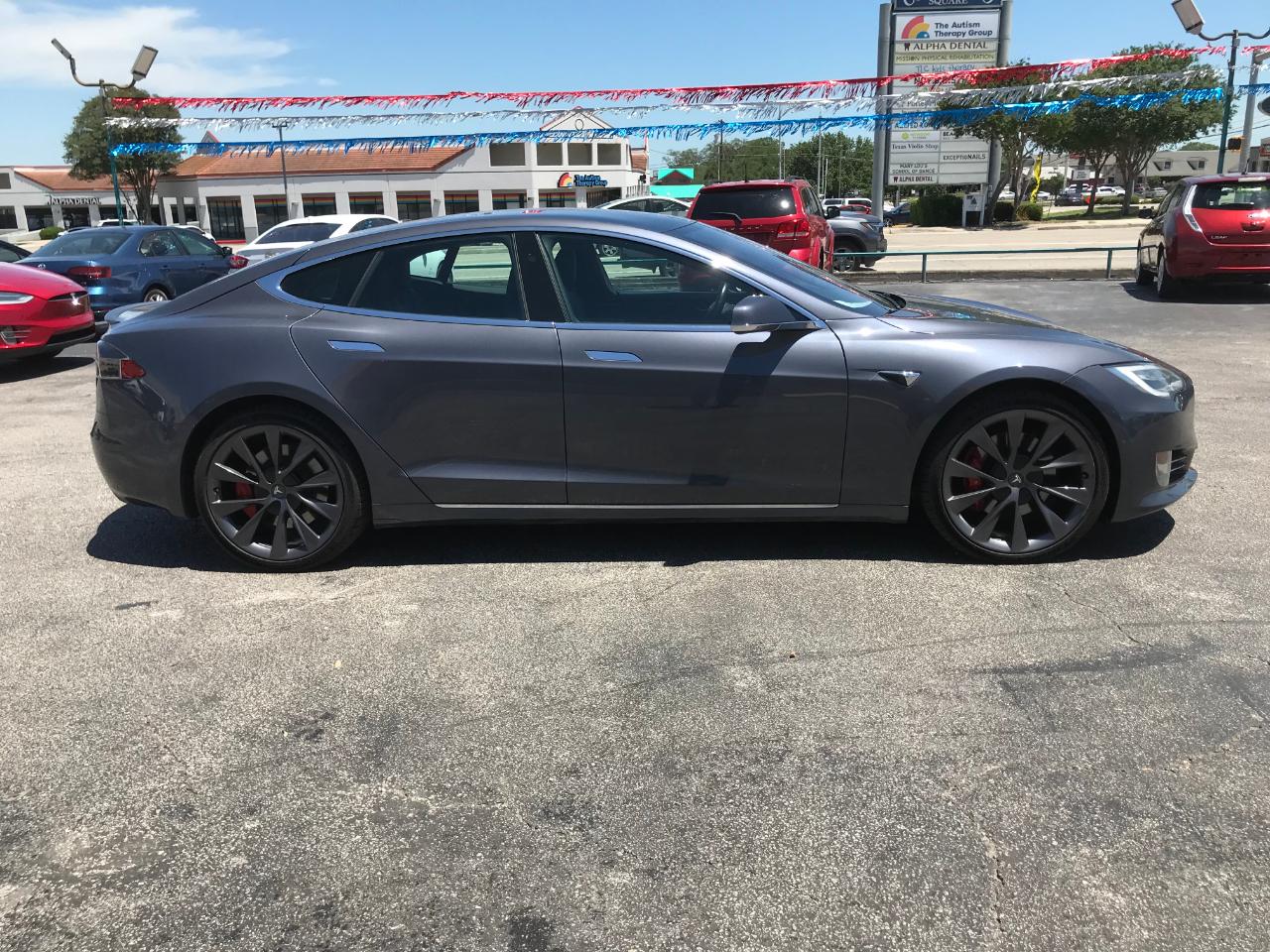 Tesla Model S  2021
