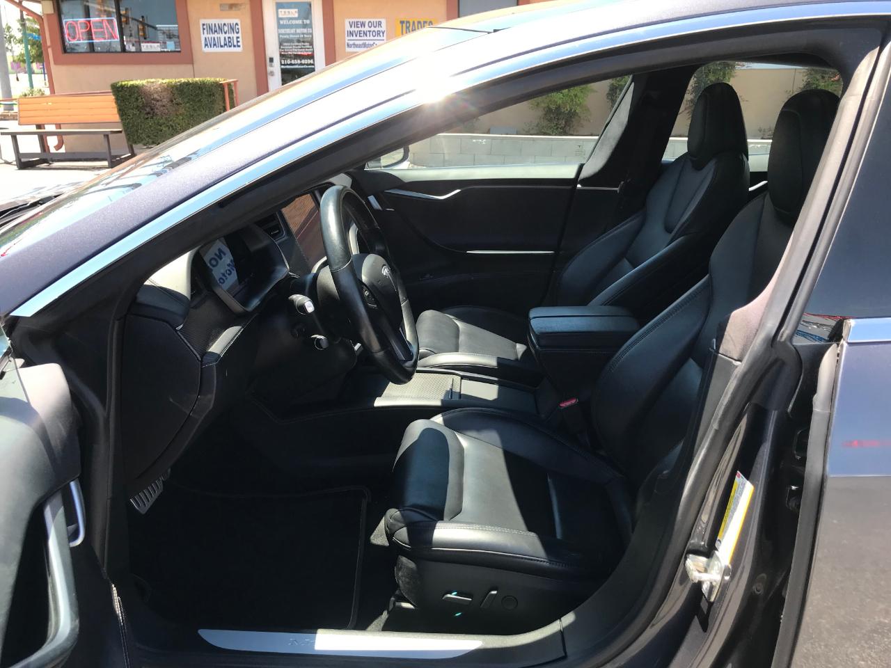 Tesla Model S  2021