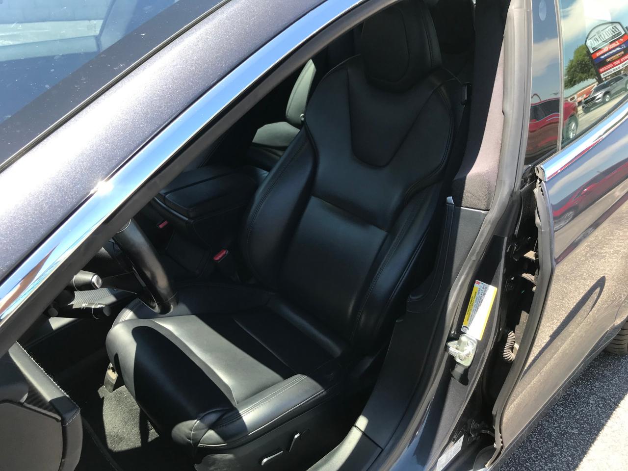 Tesla Model S  2021