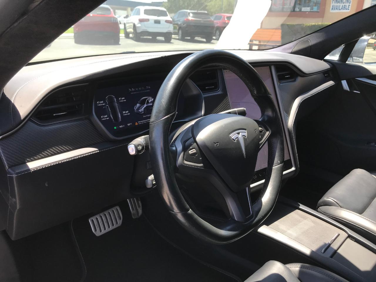 Tesla Model S  2021
