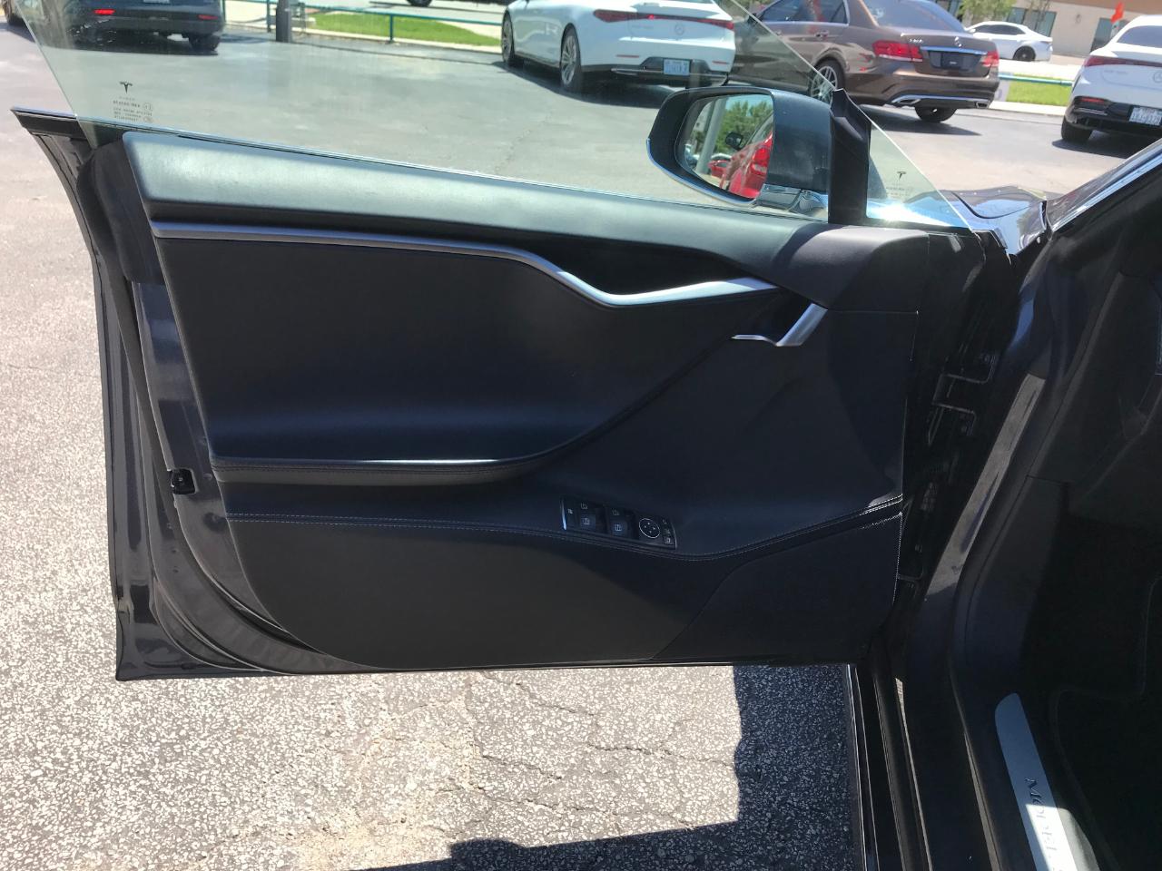 Tesla Model S  2021
