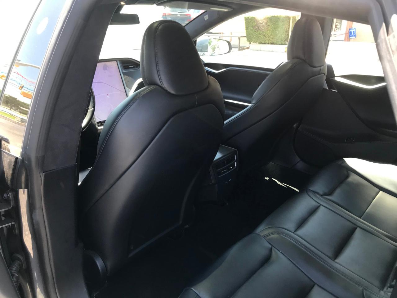 Tesla Model S  2021