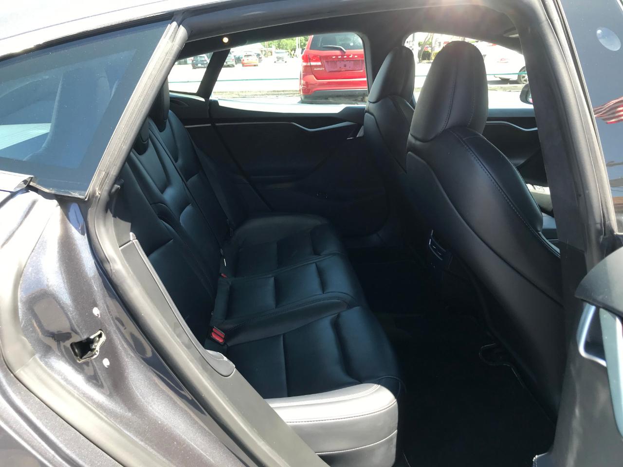 Tesla Model S  2021