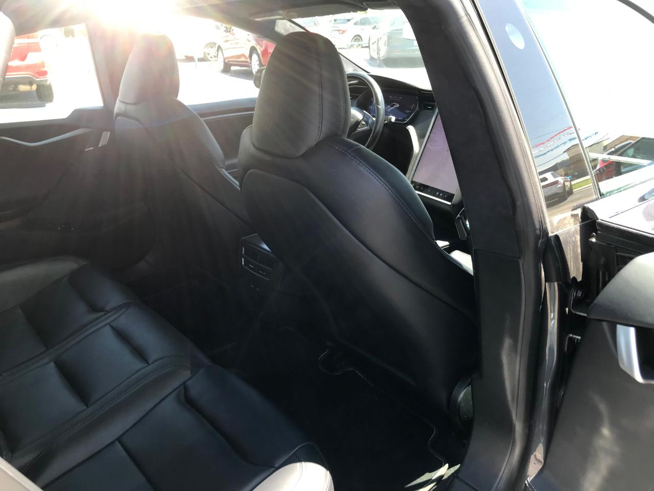Tesla Model S  2021