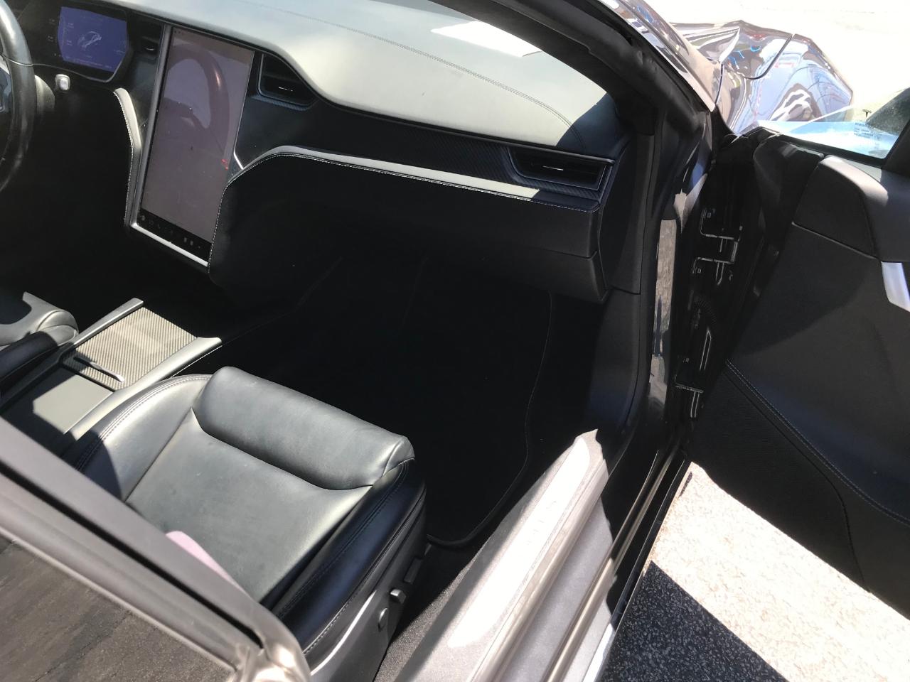 Tesla Model S  2021