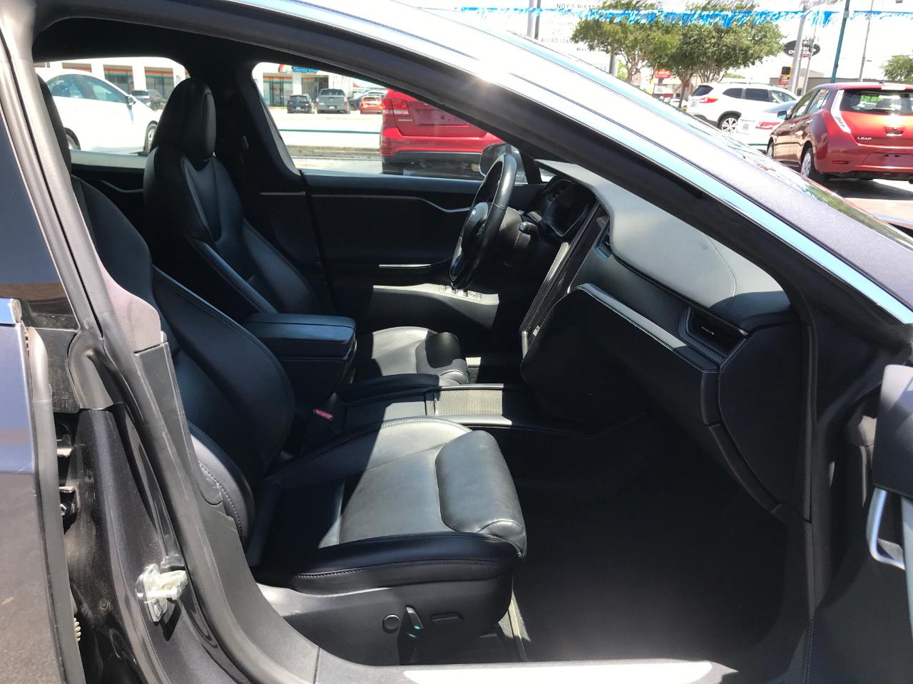 Tesla Model S  2021