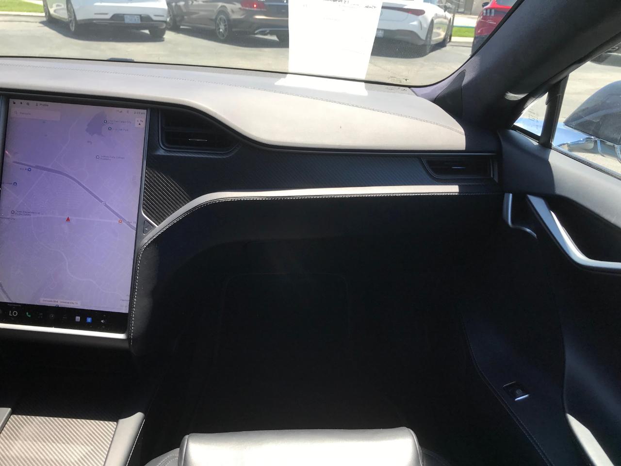 Tesla Model S  2021
