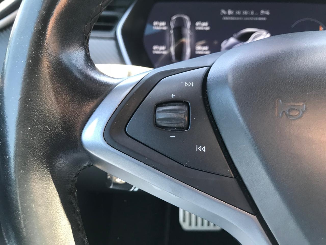 Tesla Model S  2021