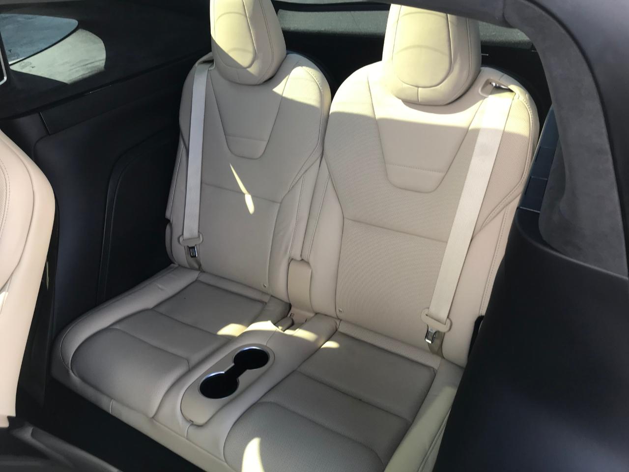 Tesla Model X 90D 2016