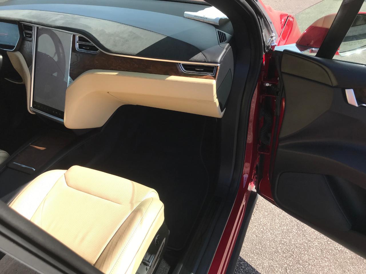 Tesla Model X 90D 2016