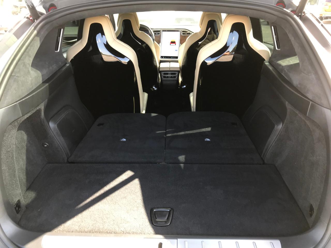 Tesla Model X 90D 2016