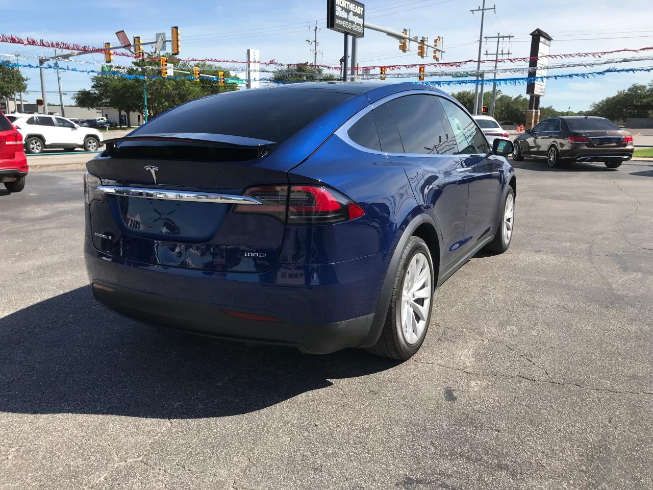 Tesla Model X  2017