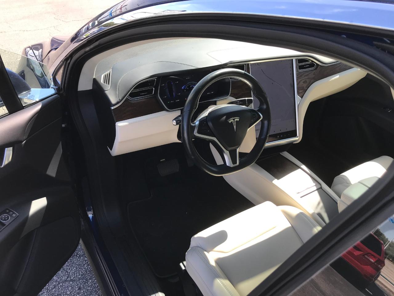 Tesla Model X  2017