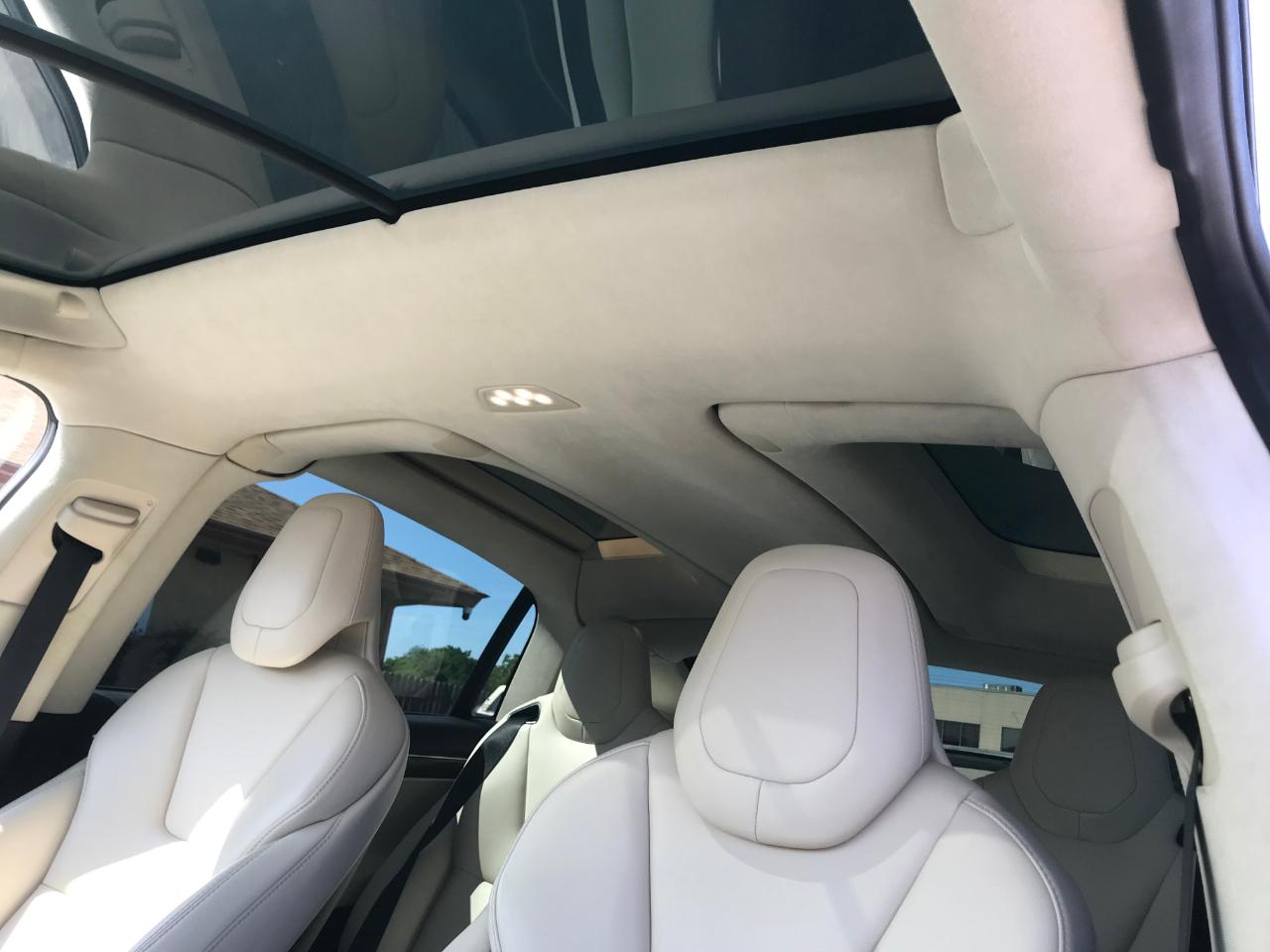 Tesla Model X  2017