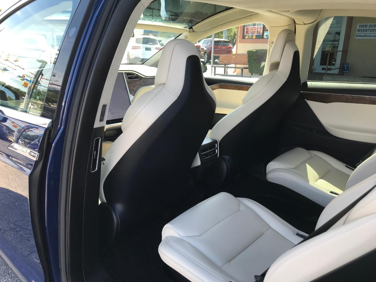 Tesla Model X  2017