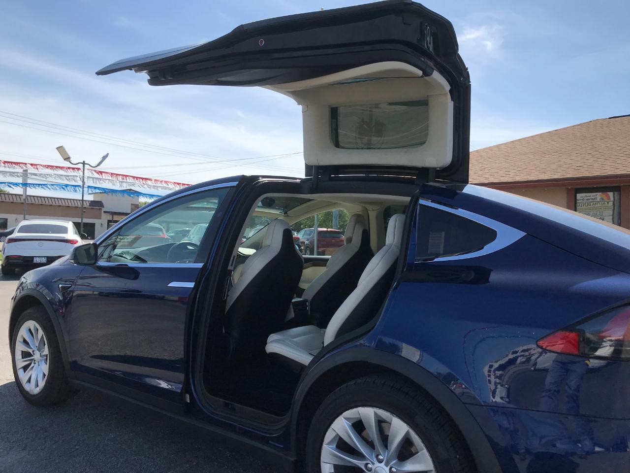 Tesla Model X  2017