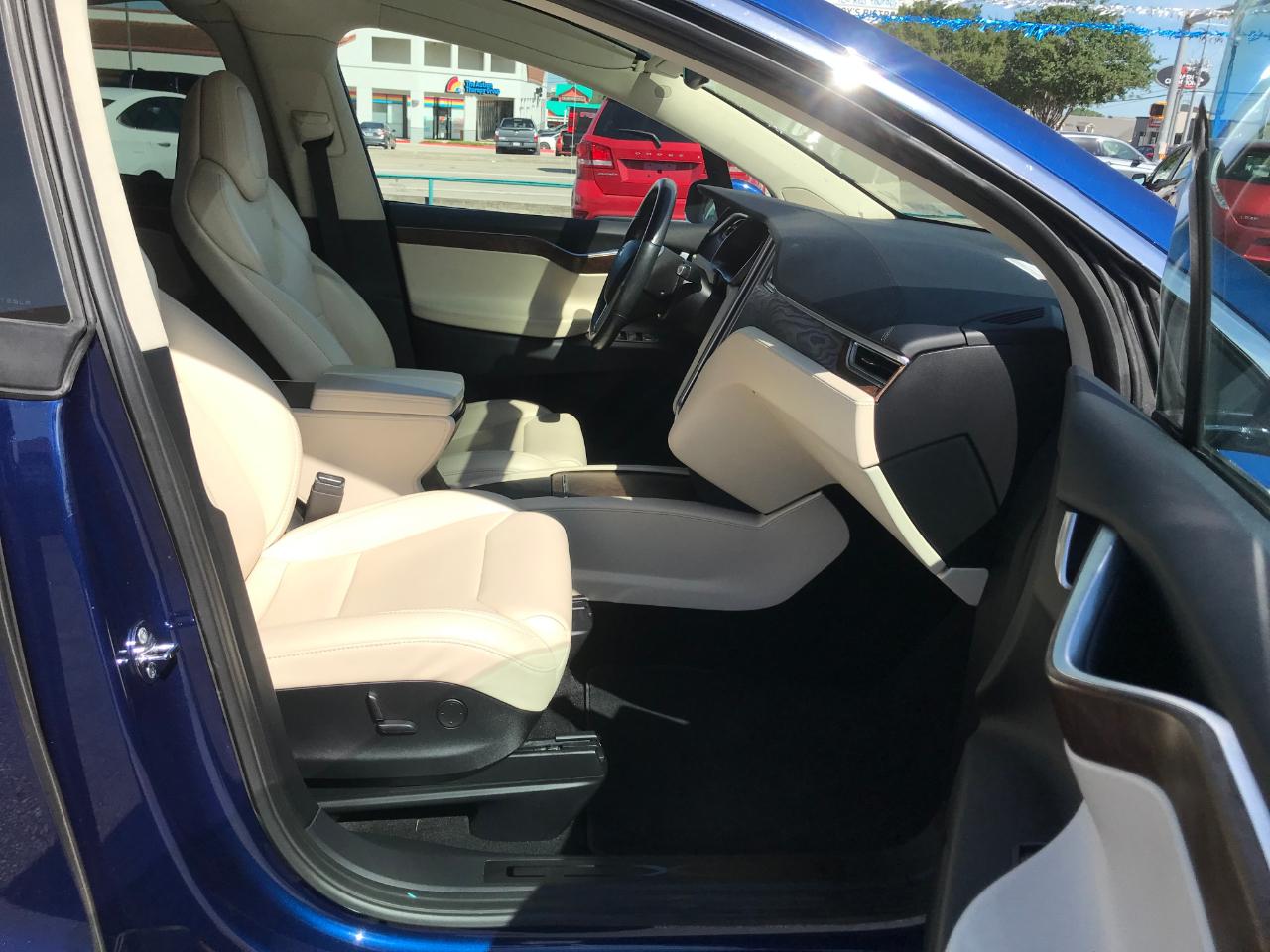 Tesla Model X  2017