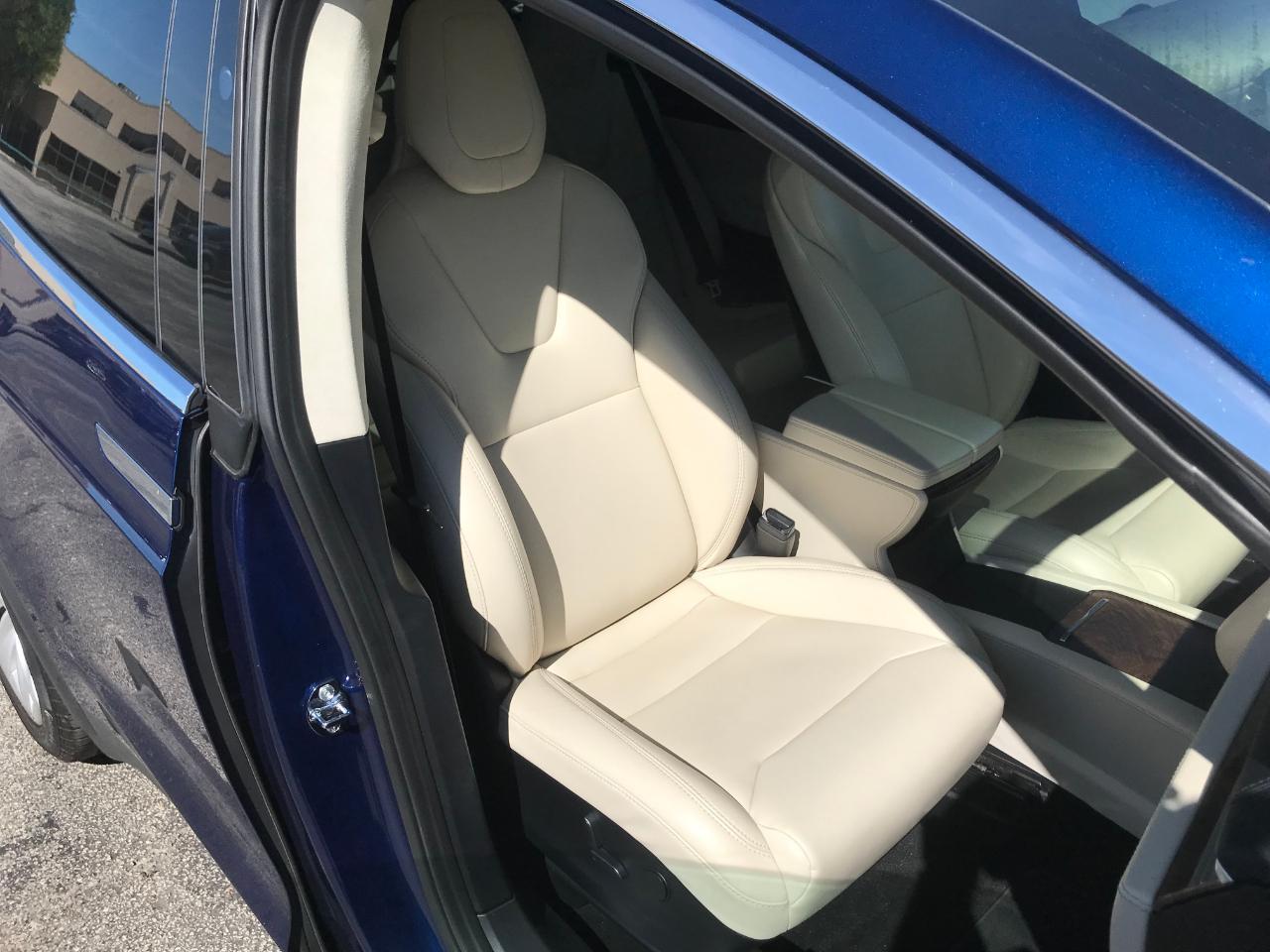 Tesla Model X  2017