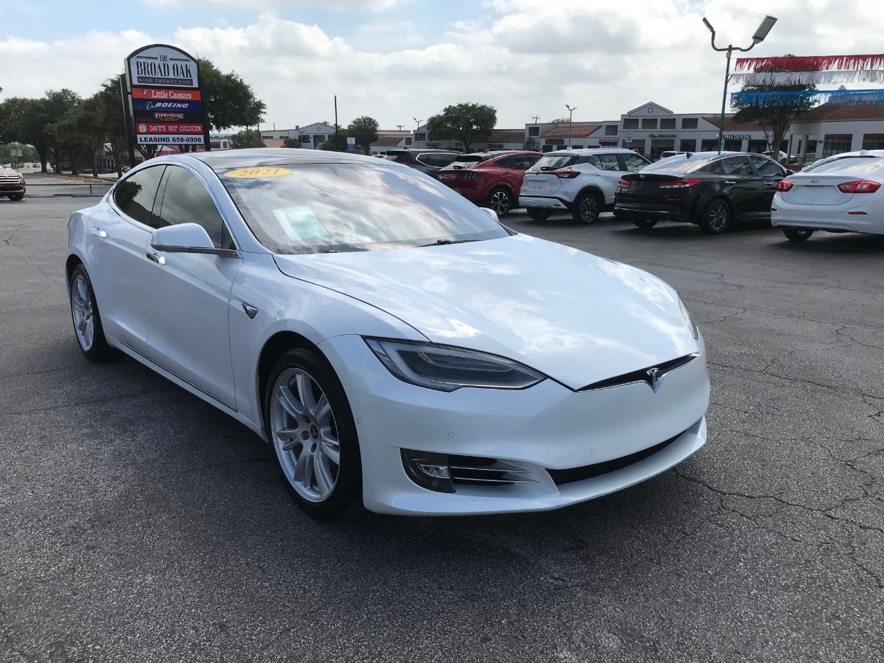 Tesla Model S  2021