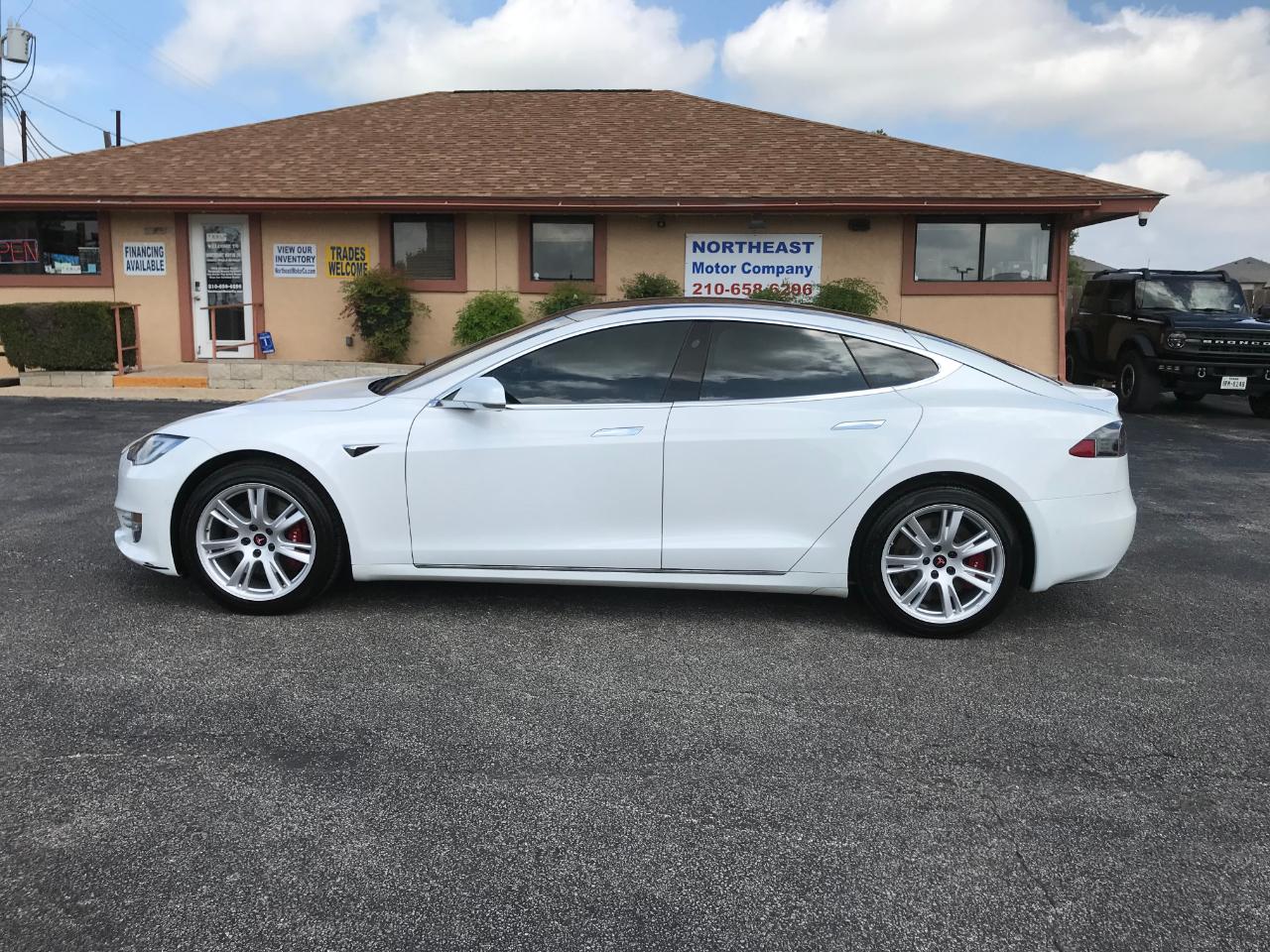 Tesla Model S  2021