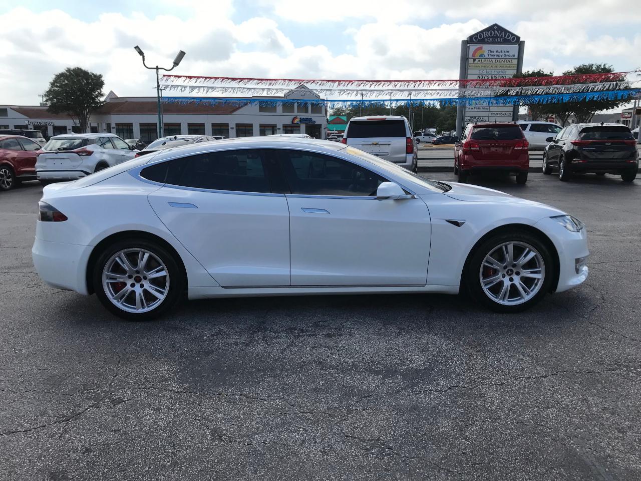 Tesla Model S  2021