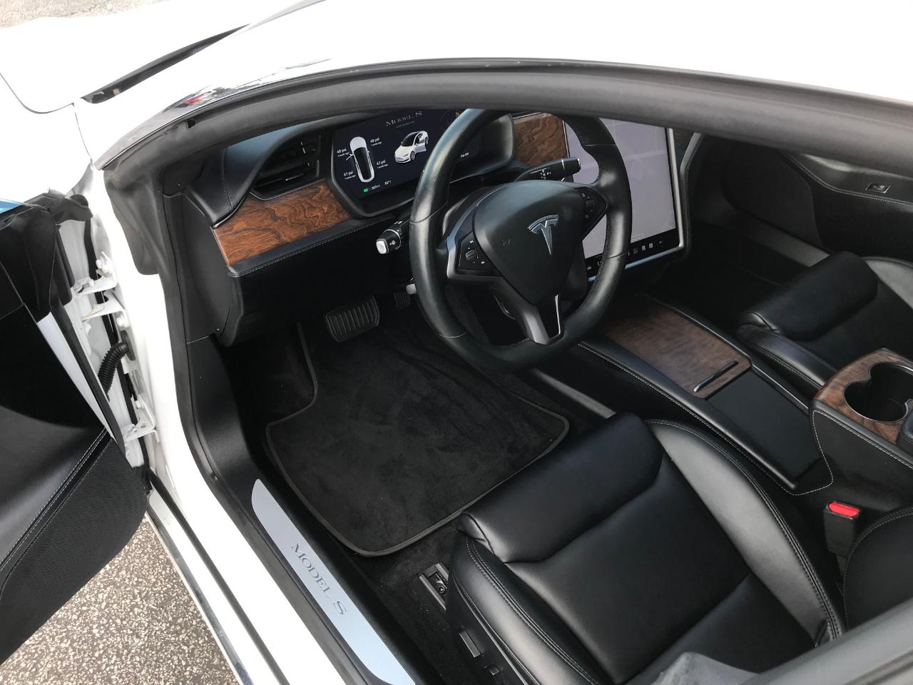 Tesla Model S  2021
