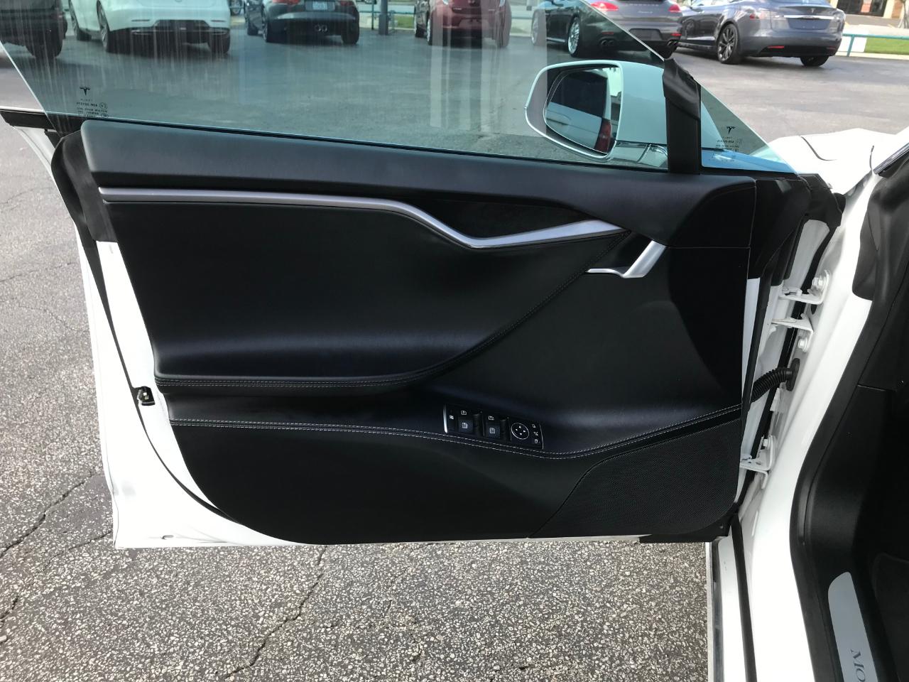 Tesla Model S  2021