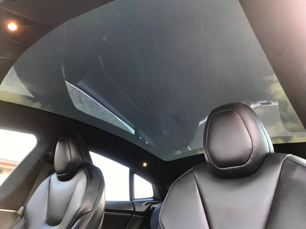 Tesla Model S  2021