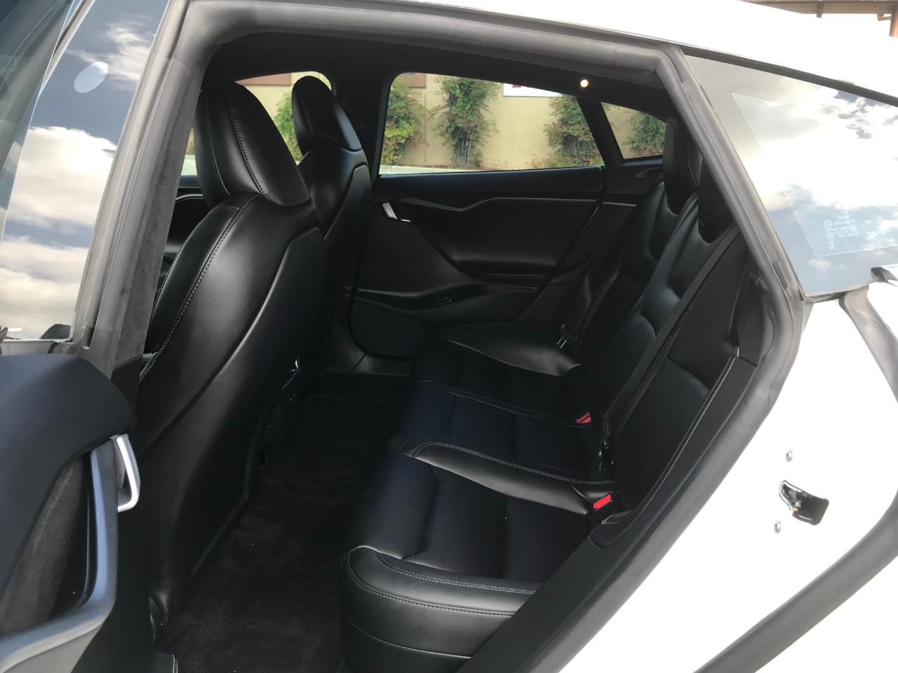 Tesla Model S  2021